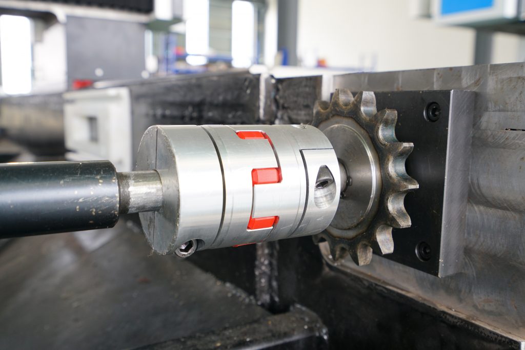 metall cnc fiber laserskjærer laserskjæremaskin for jernstål aluminium kobberplate